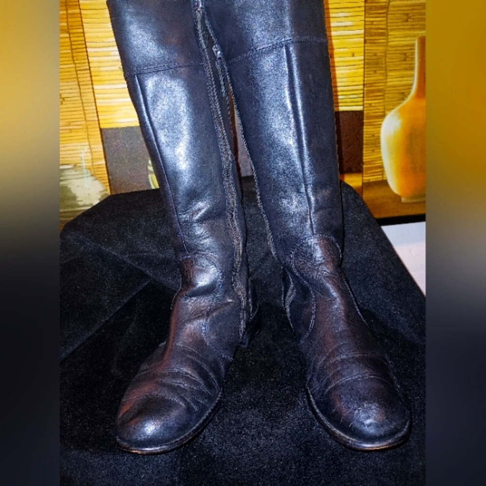 Ladies trendy knee high boots